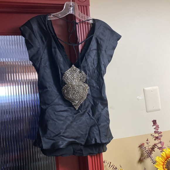 Nicole Miller Collection 💯 Silk Gorgeous Crystal Beading Top NeverUsed - Picture 16 of 16